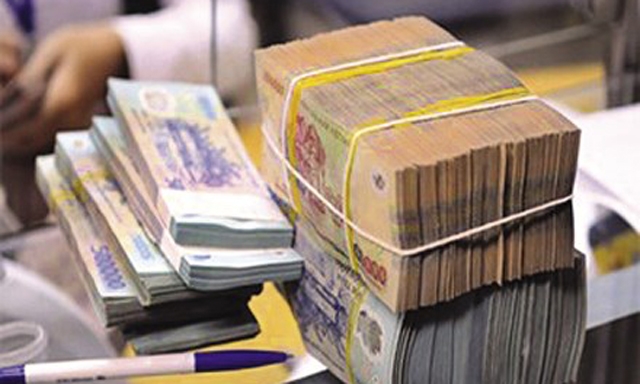 Gần cuối năm, cuộc đua lãi suất huy động trở nên nóng hơn bao giờ hết khi mức lãi suất huy động cao nhất đã lên mức 8,6%, còn huy động qua hình thức trái phiếu đầu tư có mức lãi cao nhất là 9,8%