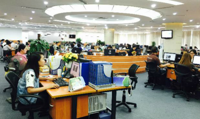 Chỉ sau ít phút giao dịch, FOC đã tăng kịch biên độ và trong tình trạng trắng bên bán