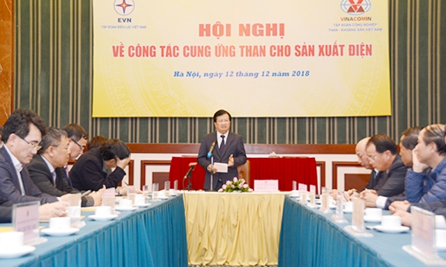 Phó Thủ tướng Trịnh Đình Dũng phát biểu chỉ đạo tại Hội nghị