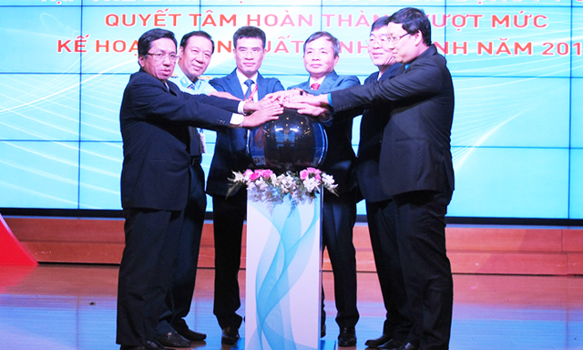 Ban Lãnh đạo và các tổ chức đoàn thể PV GAS cùng thể hiện quyết tâm hoàn thành vượt mức kế hoạch năm 2019