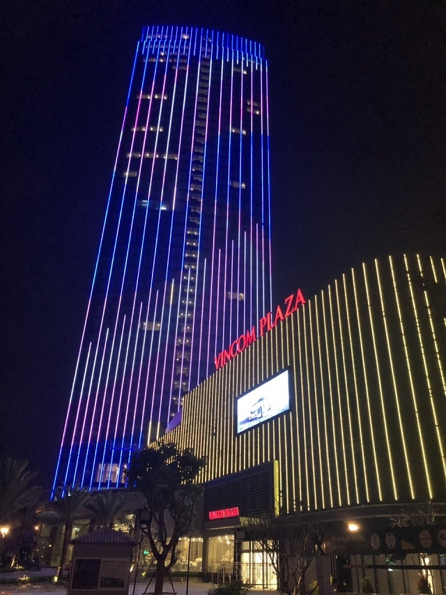 Vincom Plaza Imperia (Hải Phòng) đã lên đèn rực rỡ, sẵn sàng khai trương vào 24/12 tới đây