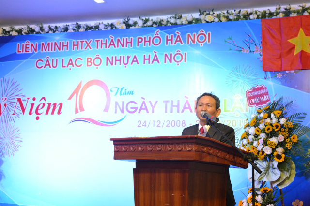 Chủ nhiệm CLB nhựa Hà Nội Trần Việt Hải phát biểu tại lễ kỷ niệm