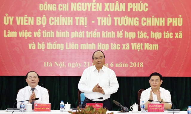 Thủ tướng Nguyễn Xuân Phúc làm việc với hệ thống Liên minh HTX Việt Nam về tình hình phát triển KTHT, HTX