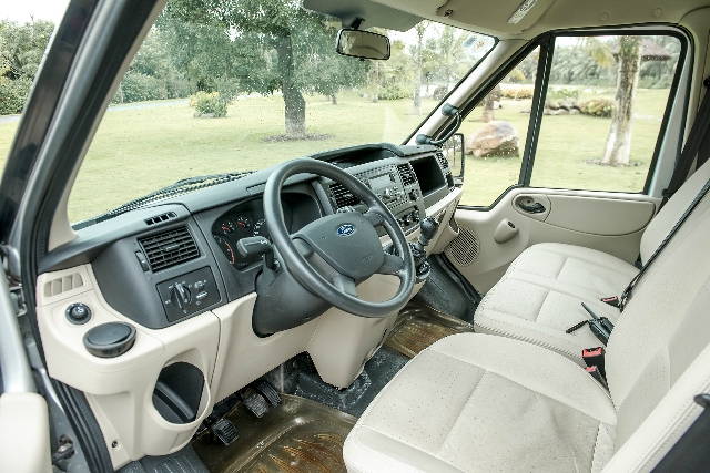 Trong tháng 01/2019, khách hàng mua xe Ford Transit được tặng gói gia hạn bảo hành cho xe thành 5 năm hoặc 200.000km.