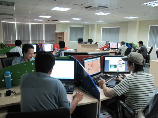 FPT Online là một trong những công ty quảng cáo trực tuyến lớn nhất Việt Nam với nguồn thu chính đến từ việc vận hành báo điện tử VnExpress