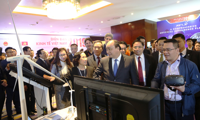 Thủ tướng tham dự Diễn đàn Kinh tế Việt Nam 2019