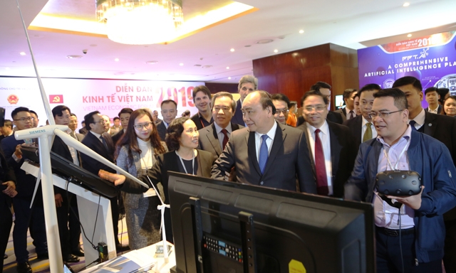 Thủ tướng tham dự Diễn đàn Kinh tế Việt Nam 2019