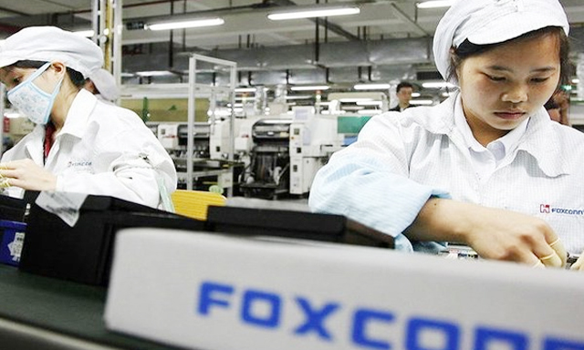 Foxconn sa thải 50.000 lao động thời vụ
