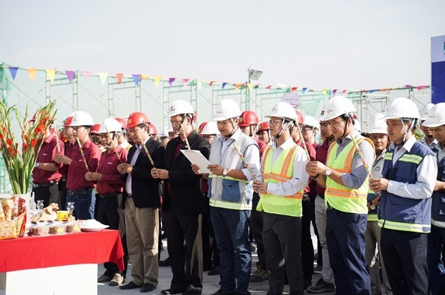 Lãnh đạo, quản lý Coteccons, Phuc Khang Corp tại lễ cất nóc