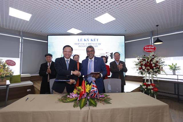 Lễ ký kết hợp tác giữa Công ty iBosses Việt Nam và London School of Business and Finance