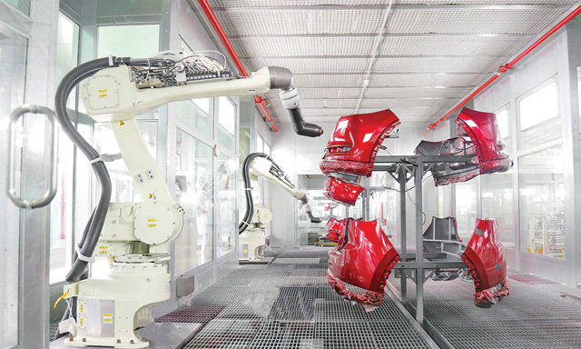 Các robot sơn ô tô của THACO