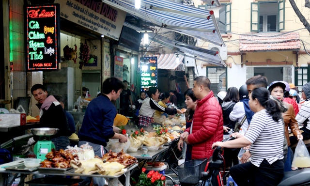 Buôn gà ngày Tết đắt hàng