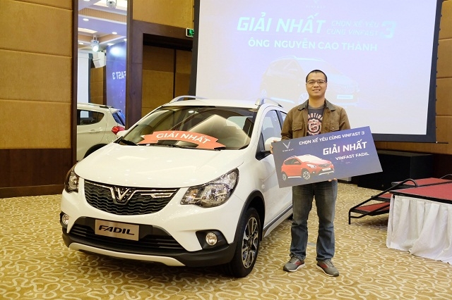 Anh Nguyễn Cao Thành – người giành giải Nhất cuộc thi “Chọn xế yêu cùng VinFast” bên cạnh giải thưởng là chiếc xe VinFast Fadil