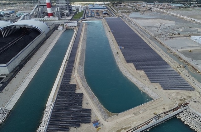 Dự án điện mặt trời tại Trung tâm Điện lực Vĩnh Tân (Ảnh EVN)