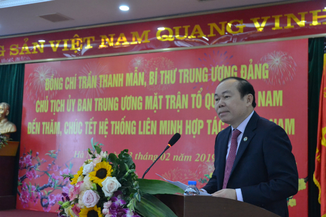 Chủ tịch Liên minh HTX Việt Nam Nguyễn Ngọc Bảo báo cáo kết quả hoạt động của hệ thống Liên minh