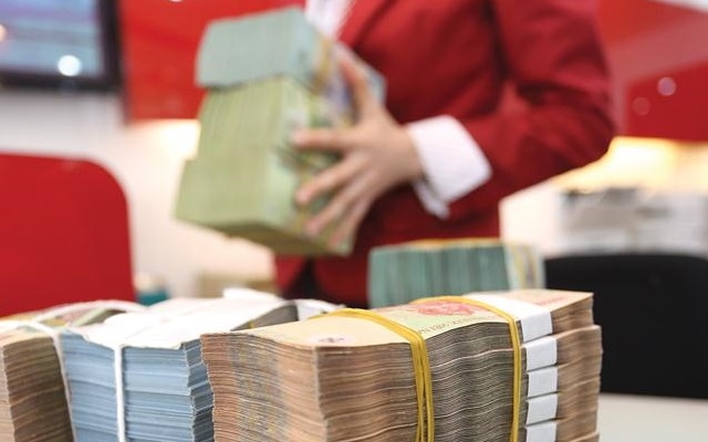 Ngân hàng cạnh tranh bằng tăng lãi suất huy động (Ảnh: Internet)