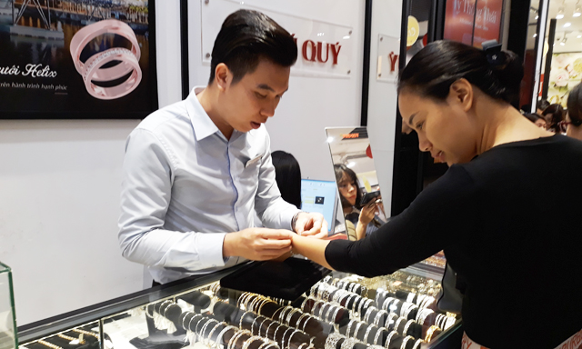 Hiện, dung lượng thị trường vàng trang sức Việt Nam đang ở mức 600 triệu USD với tốc độ tăng trưởng lên đến 15% theo năm.