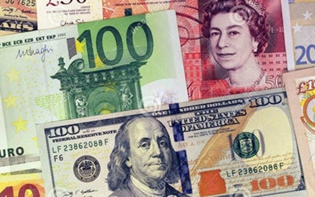 Giá USD trên thị trường thế giới sáng nay giảm mạnh so với nhiều đồng tiền chủ chốt trên thế giới, tỷ giá trung tâm VND/USD cũng giảm (Ảnh: Internet)