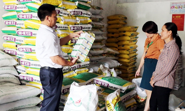 HTX chủ động kết hợp cung cấp dịch vụ và hướng dẫn kỹ thuật sử dụng an toàn cho người dân