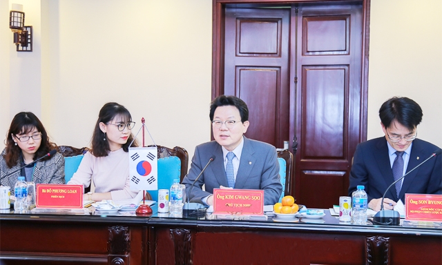 Ông Kim Gwang Soo cho biết Chính phủ Hàn Quốc rất coi trọng việc hỗ trợ người dân trong lĩnh vực nông nghiệp