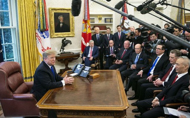 Tổng thống Mỹ Donald Trump cho biết ông sẽ lùi thời hạn tăng thuế với hàng Trung Quốc (Ảnh: Internet)