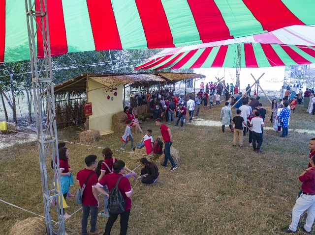 Khuôn viên hoạt động trò chơi dân gian