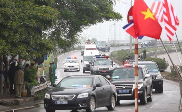 Đoàn xe của ông Kim Jong Un đã đi qua cầu Phù Đổng, vào quốc lộ 5 rồi tiến về trung tâm Hà Nội.