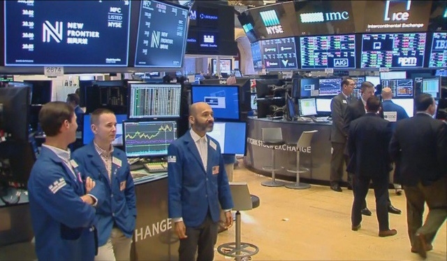 Ba chỉ số chính của Phố Wall giảm nhẹ sau một phiên đầy biến động ngày 26/2 (Ảnh: Internet)