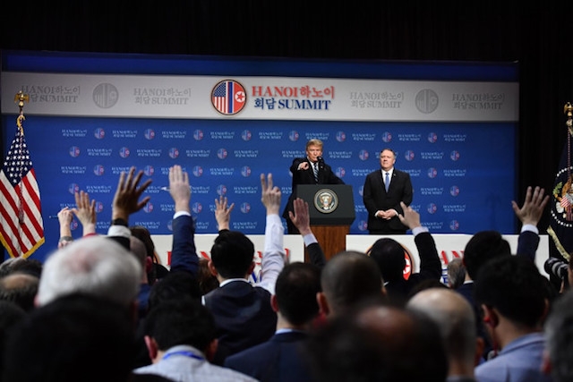 Rất nhiều nhà báo đã đặt câu hỏi về thời gian tổ chức các cuộc hội đàm tiếp theo (Ảnh: Internet)