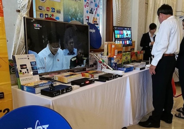 Tiết kiệm nhưng người Việt sẵn sàng chi tiêu nhiều hơn cho sản phẩm công nghệ (Ảnh: Internet)