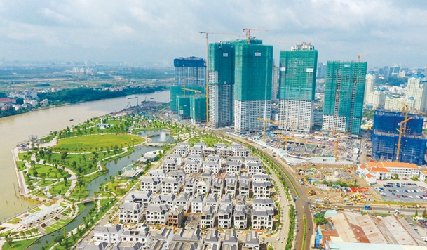 Việc siết tín dụng bất động sản theo như nhiều chuyên gia bắt đầu có tác động đến doanh nghiệp