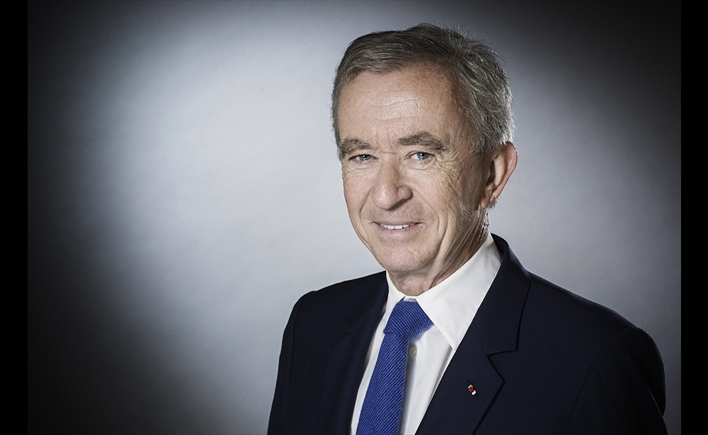 4. Bernard Arnault, 70 tuổi Ông chủ của đế chế hàng thời trang xa xỉ lớn nhất thế giới LVMH với khối tài sản 76 tỷ USD, tăng 4 tỷ so với năm 2018. Vị trí người giàu nhất nước Pháp của ông được củng cố khi tập đoàn LVMH hiện sở hữu 70 thương hiệu thời trang nổi tiếng thế giới như Louis Vuitton, Sephora, Givenchy, Hublot.