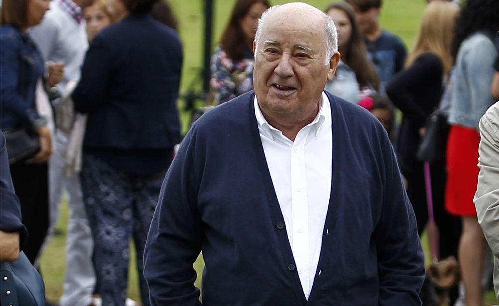 6. Amancio Ortega, 82 tuổi Amancio Ortega, chủ sở hữu thương hiệu thời trang Zara của Tây Ban Nha, đứng thứ sáu trong bảng xếp hạng của Forbes với khối tài sản 62,7 tỷ đô la.
