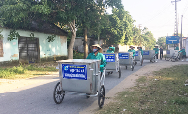 Đội xe thu gom rác của HTX