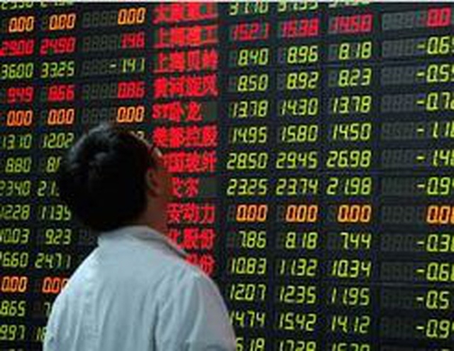 Chứng khoán Trung Quốc rớt mạnh hơn 2% (Ảnh Internet)