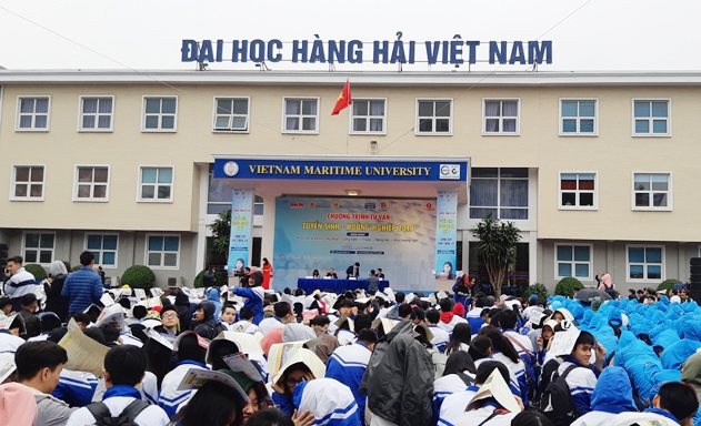 “Ngày hội” tư vấn tuyển sinh của trường Đại học Hàng hải