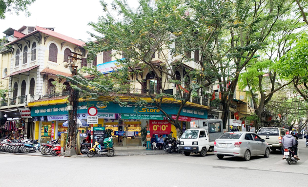 Trụ sở Havisco nằm ngay ngã tư Hàng Dầu – Lò Sũ, cách hồ Hoàn Kiếm gần 100m