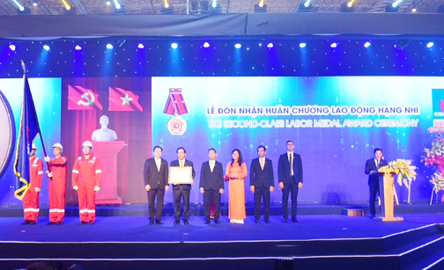 BIENDONG POC vinh dự đón nhận Huân chương Lao động hạng Nhì