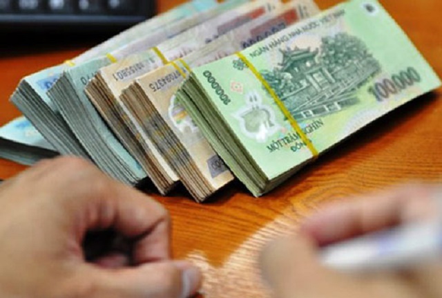 Tăng lương tối thiểu khiến doanh nghiệp và người lao động cùng gặp khó