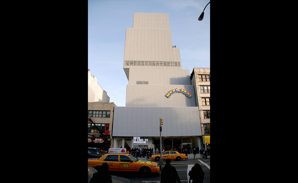 2010 : Kazuyo Sejima và Ryue Miskizawa Tại Pháp, kiến trúc sư Kazuyo Sejima và Ryue Miskizawa đã thiết kế Louvre Lén và Dự án Samaritaine mới ở Paris. Hai kiến trúc sư Nhật Bản cũng được biết đến với bản thiết kế Bảo tàng Nghệ thuật cận đại New York (2007, ảnh) hoặc Trung tâm học nghề Rolex tại Đại học Bách khoa Lausanne (2009). Ảnh : Stefan Falke/LAIF-REA