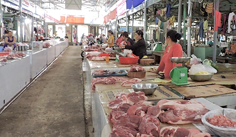Tiêu thụ thịt lợn nhiều nơi giảm 50% so với lúc chưa có dịch (Ảnh: Internet)