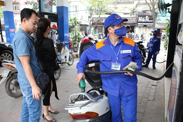 Bộ Công Thương khẳng định nguồn cung xăng dầu trong nước vẫn đáp ứng nhu cầu (Ảnh: Internet)