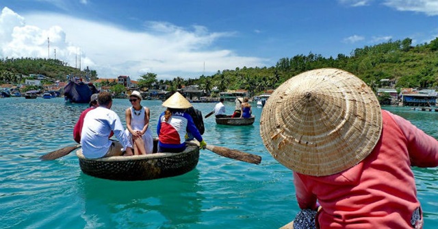 Khách quốc tế đến nước ta trong tháng Ba ước tính đạt 1.410,2 nghìn lượt người, giảm 11,2% so với tháng trước (Ảnh Internet)