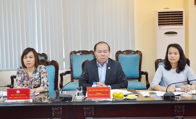 Chủ tịch Nguyễn Ngọc Bảo phát biểu tại buổi làm việc