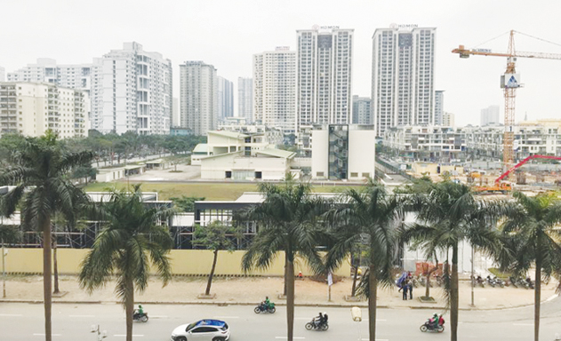 Trong khi tại Tp.HCM, hạng C chiếm lĩnh nguồn cung tương lai (66%) và lượng bàn giao (56%) thì tại Hà Nội, hạng B dẫn đầu thị trường do nhu cầu người dùng tăng cao