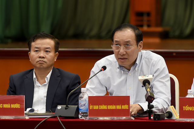 Ông Phạm Hồng Sơn, Phó Chủ tịch Ủy ban Chứng khoán Nhà nước trả lời cơ quan báo chí tại Họp báo quý I