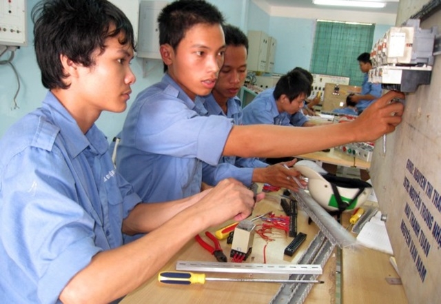 Năm 2018, tỷ lệ học sinh sinh viên tốt nghiệp trình độ cao đẳng, trung cấp có việc làm ngay sau khi tốt nghiệp đạt khoảng 85% (Ảnh Internet)