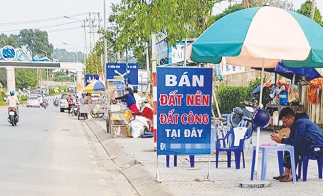 Theo các cơ quan quản lý và một số chuyên gia, việc giá đất tăng mạnh ở các tỉnh là do các đơn vị và những cá nhân môi giới không chuyên kết hợp với những người đầu cơ tập trung thổi giá