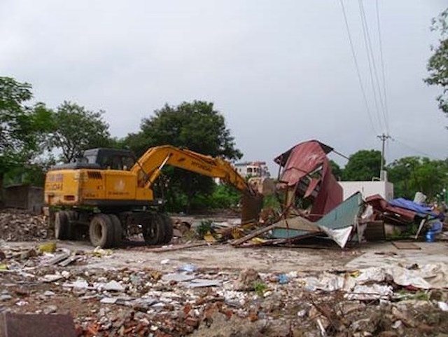 Một công trình vi phạm bị tháo dỡ