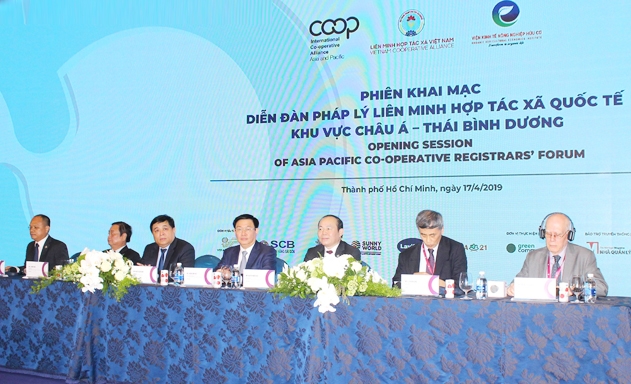 Đoàn Chủ tọa phiên khai mạc Diễn đàn pháp lý châu Á - Thái Bình Dương